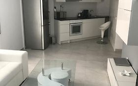 Modern Beach Apartment